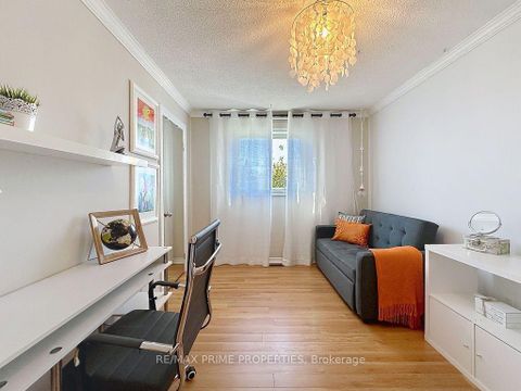 Photo 13 at 338 Brownridge Drive, Brownridge, Vaughan