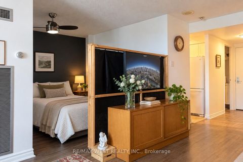 Photo 5 at 404 - 117 Gerrard Street E, Yonge Corridor, Toronto