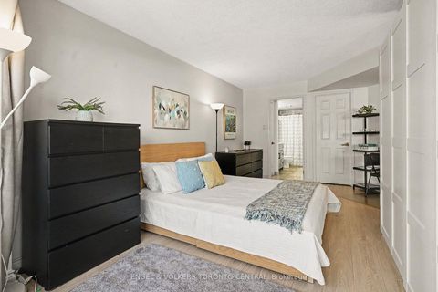 Photo 11 at 601 - 7 Broadway Avenue, Mount Pleasant West, Toronto