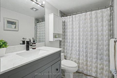 Photo 12 at 601 - 7 Broadway Avenue, Mount Pleasant West, Toronto