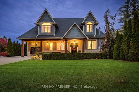 Photo 1 at 31 Malaren Road, Maple, Vaughan