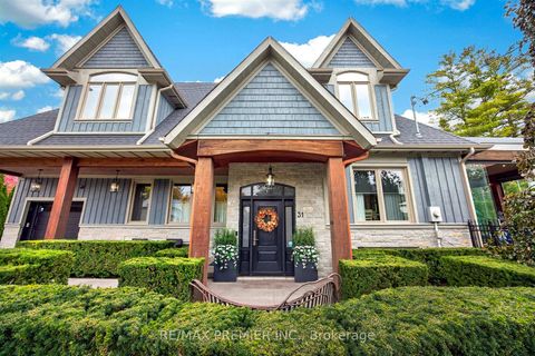 Photo 4 at 31 Malaren Road, Maple, Vaughan
