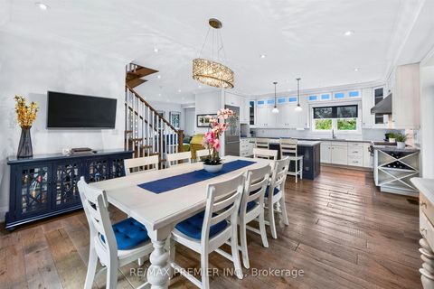 Photo 12 at 31 Malaren Road, Maple, Vaughan