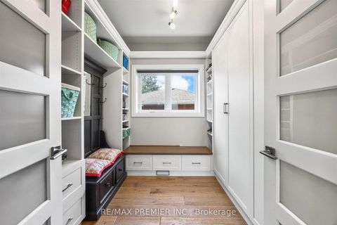 Photo 15 at 31 Malaren Road, Maple, Vaughan