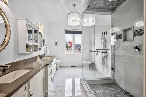 Photo 19 at 31 Malaren Road, Maple, Vaughan