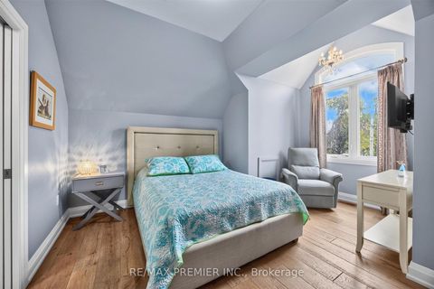 Photo 21 at 31 Malaren Road, Maple, Vaughan
