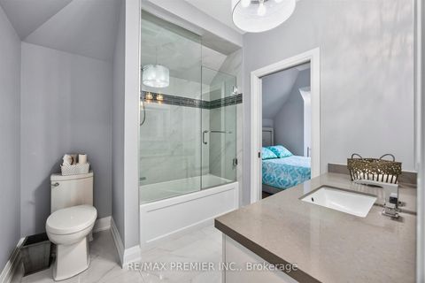 Photo 22 at 31 Malaren Road, Maple, Vaughan