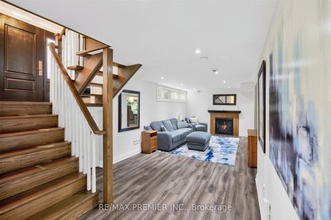 Photo 24 at 31 Malaren Road, Maple, Vaughan