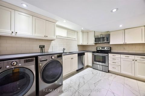 Photo 26 at 31 Malaren Road, Maple, Vaughan