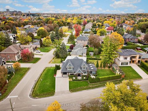Photo 47 at 31 Malaren Road, Maple, Vaughan