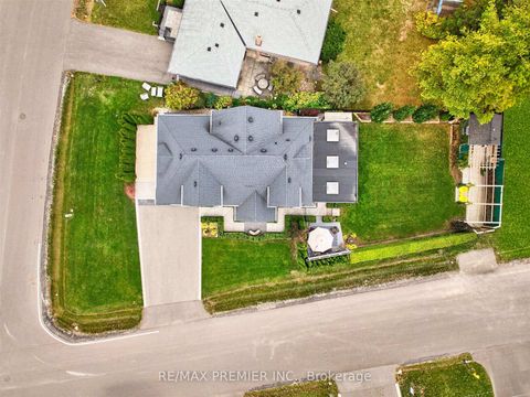 Photo 49 at 31 Malaren Road, Maple, Vaughan