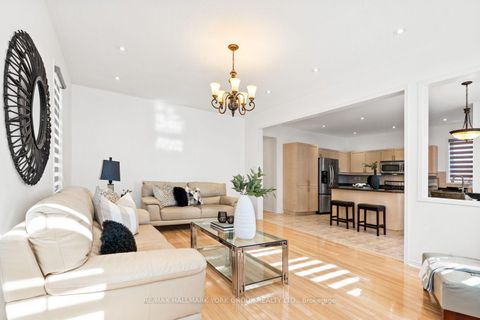 Photo 14 at 53 Catalina Crescent, Rouge Woods, Richmond Hill