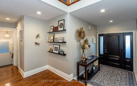 Photo 2 at 164 Carlyle Crescent, Aurora Highlands, Aurora