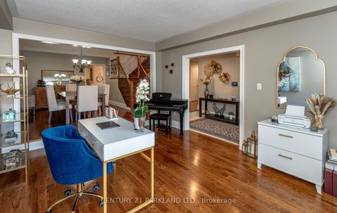 Photo 4 at 164 Carlyle Crescent, Aurora Highlands, Aurora