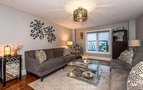 Photo 8 at 164 Carlyle Crescent, Aurora Highlands, Aurora