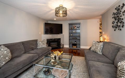 Photo 9 at 164 Carlyle Crescent, Aurora Highlands, Aurora