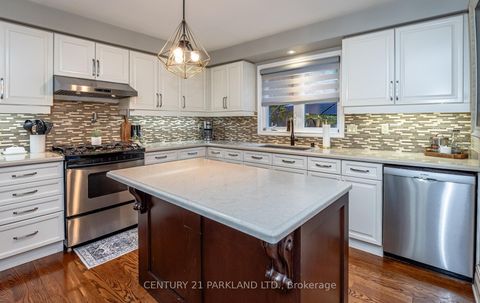 Photo 10 at 164 Carlyle Crescent, Aurora Highlands, Aurora