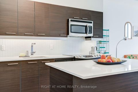 Photo 5 at 805 - 90 Trinity Street, Moss Park, Toronto