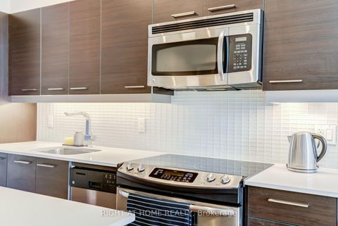 Photo 6 at 805 - 90 Trinity Street, Moss Park, Toronto