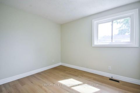 Photo 18 at 118 Marshall Street, Allandale Heights, Barrie