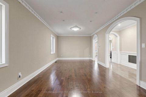 Photo 3 at 20 Shalom Aleichem Court, Patterson, Vaughan