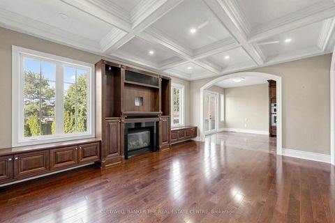 Photo 9 at 20 Shalom Aleichem Court, Patterson, Vaughan