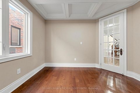 Photo 11 at 20 Shalom Aleichem Court, Patterson, Vaughan