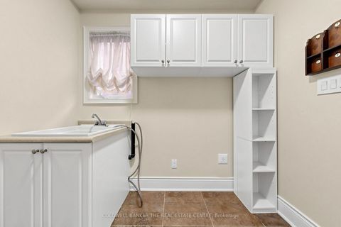 Photo 12 at 20 Shalom Aleichem Court, Patterson, Vaughan