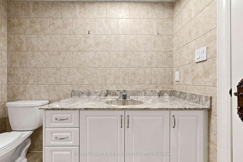 Photo 21 at 20 Shalom Aleichem Court, Patterson, Vaughan