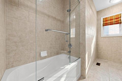 Photo 22 at 20 Shalom Aleichem Court, Patterson, Vaughan