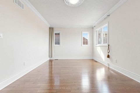Photo 24 at 20 Shalom Aleichem Court, Patterson, Vaughan