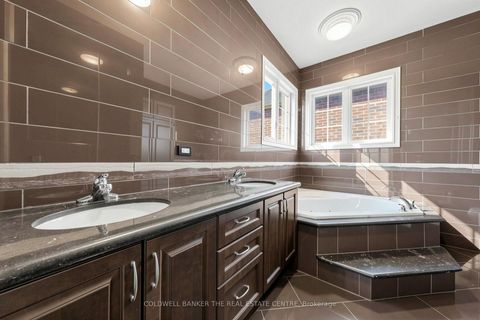 Photo 27 at 20 Shalom Aleichem Court, Patterson, Vaughan