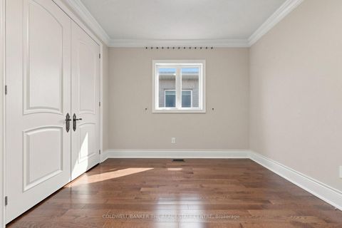 Photo 30 at 20 Shalom Aleichem Court, Patterson, Vaughan