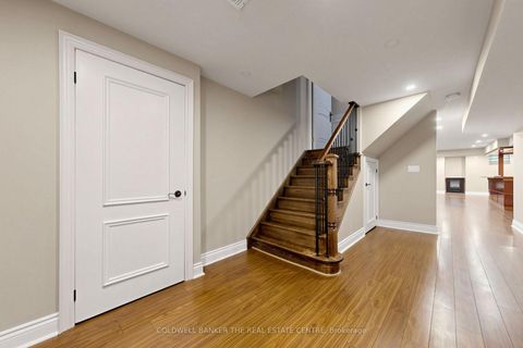 Photo 31 at 20 Shalom Aleichem Court, Patterson, Vaughan