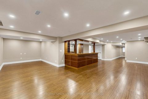 Photo 33 at 20 Shalom Aleichem Court, Patterson, Vaughan