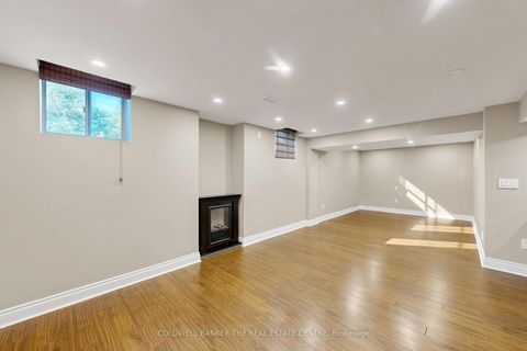 Photo 36 at 20 Shalom Aleichem Court, Patterson, Vaughan