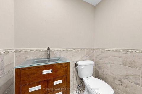 Photo 39 at 20 Shalom Aleichem Court, Patterson, Vaughan