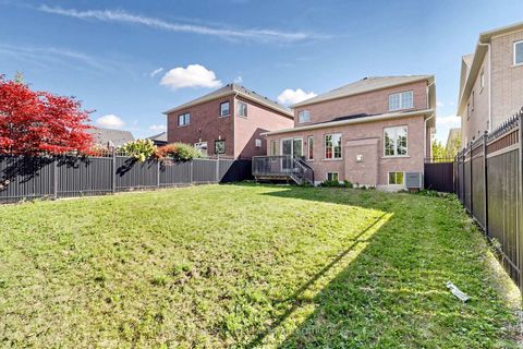 Photo 42 at 20 Shalom Aleichem Court, Patterson, Vaughan