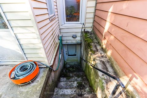 Photo 32 at 13 Euclid Avenue, Bellwoods, Toronto
