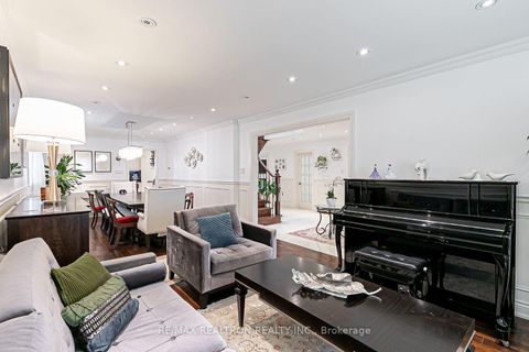 Photo 4 at 9 Hyde Park Drive, Doncrest, Richmond Hill