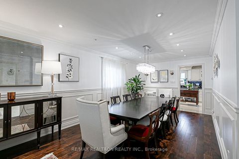 Photo 5 at 9 Hyde Park Drive, Doncrest, Richmond Hill