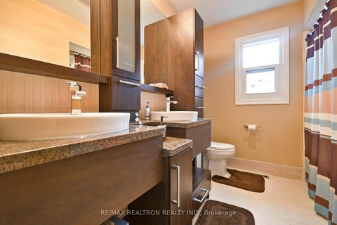 Photo 6 at 9 Hyde Park Drive, Doncrest, Richmond Hill