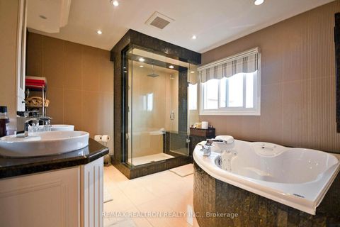Photo 8 at 9 Hyde Park Drive, Doncrest, Richmond Hill