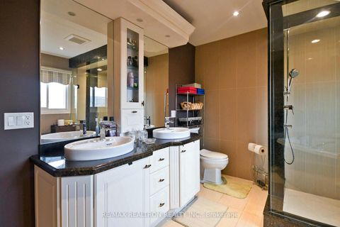 Photo 9 at 9 Hyde Park Drive, Doncrest, Richmond Hill