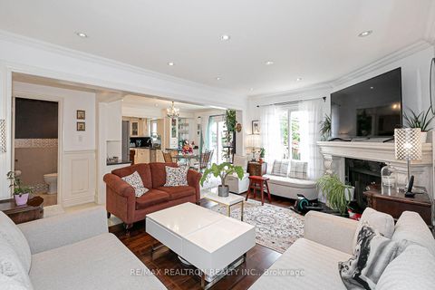 Photo 13 at 9 Hyde Park Drive, Doncrest, Richmond Hill