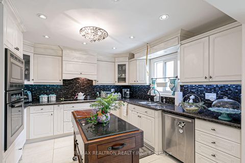 Photo 17 at 9 Hyde Park Drive, Doncrest, Richmond Hill