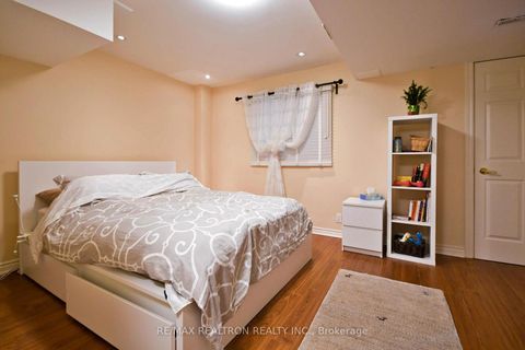 Photo 23 at 9 Hyde Park Drive, Doncrest, Richmond Hill