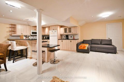 Photo 27 at 9 Hyde Park Drive, Doncrest, Richmond Hill
