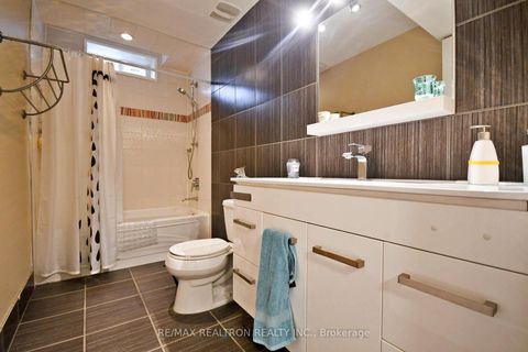 Photo 33 at 9 Hyde Park Drive, Doncrest, Richmond Hill