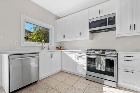 Photo 4 at 63 Billingham Heights, Bayview Wellington, Aurora